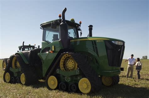 John Deere Unveiled New 4 Track 9rx Series Tractors