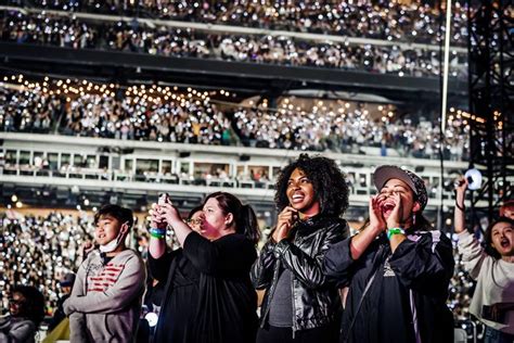Bts mampu meraih popularitas luar nama fanbase bts disebut sebagai army, singkatan dari adorable representative m.c for youth. BTS and Their Fans, The Army
