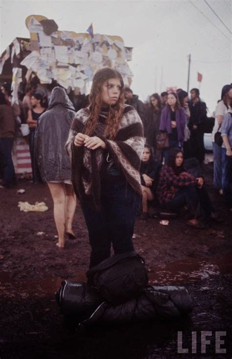 Girls Of Woodstock The Best Beauty And Style Moments From 1969 Woodstock Music Woodstock