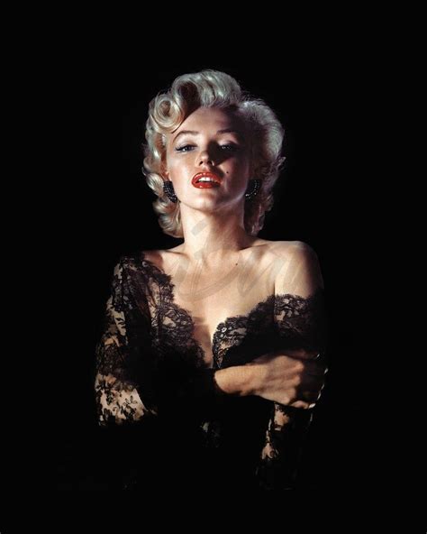 Marilyn Monroe Poster Black In 2020 Marilyn Monroe Outfits Marilyn