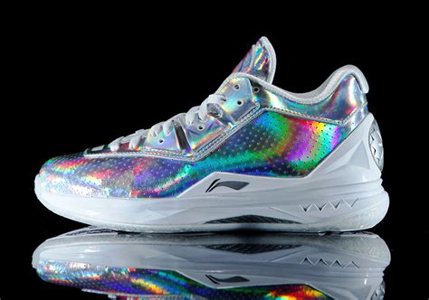 The company releases athletic shoes and other apparel for running, badminton, basketball, and training. Li-Ning Way of Wade 4 All-Star Iridescent | SneakerNews.com