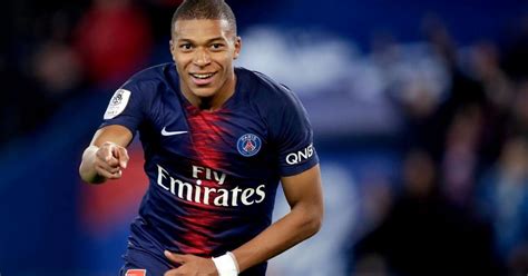 Check out his latest detailed stats including goals, assists. PSG : Kylian Mbappé défend la Ligue 1