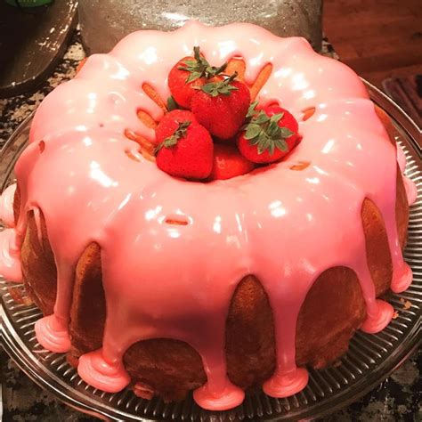 Made paula's almond buttercream frosting and used 1tsp orange zest in the frosting. Paula Deen's Strawberry Pound Cake | Recipe | Pound cake ...