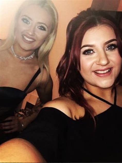 Ellie (left) and izzi warner have been a big hit on gogglebox since 2015credit: Who are Gogglebox's northern sisters Ellie and Izzi? Find ...