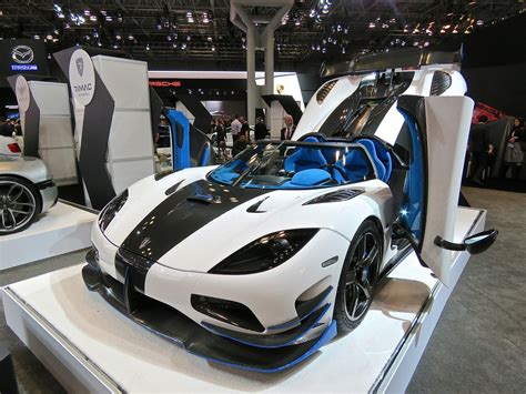 It is a successor to the ccx/ccxr. Koenigsegg Agera RS1 at NYIAS | Mind Over Motor