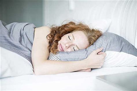 Healthiest Sleeping Position Why We Should Sleep Better On The Left
