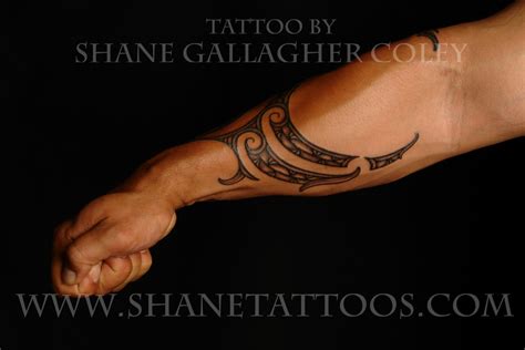 Men adorn their face, arms, thighs, and buttocks with maori tattoos. SHANE TATTOOS: Maori Forearm Tattoo on Anthony