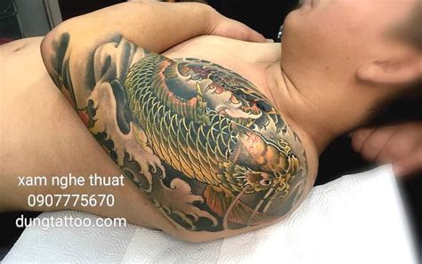 Khi rất nhiều người đều mong muốn sở hữu mẫu tattoo này theo phong cách của mình. Tổng hợp những hình chữ xăm cá chép phật ngực ở cánh tay ...