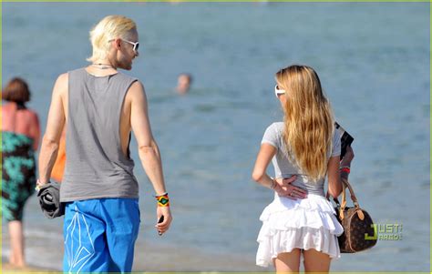 Jared Leto Bleached Blonde At The Beach Photo 2466129 Jared Leto