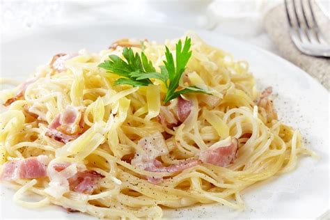 Espaguetis A La Carbonara Con Bacon