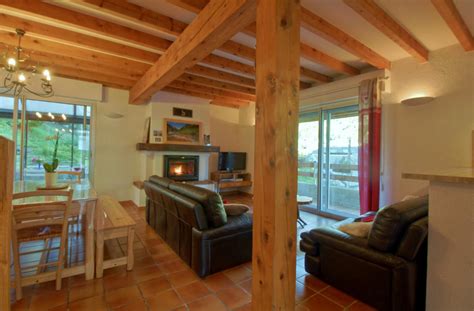 A cauterets les gens sont très accueillants et sympatiques et nul besoin de redescendre dans la vallée pour faire ses courses ou trouver des animations, celles ci sont nombreuses et souvent gratuites. Gîte à Cauterets