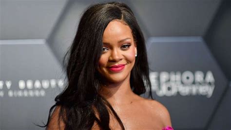 Rihanna Becomes Forbes Youngest Self Made Billionaire Woman Abc News
