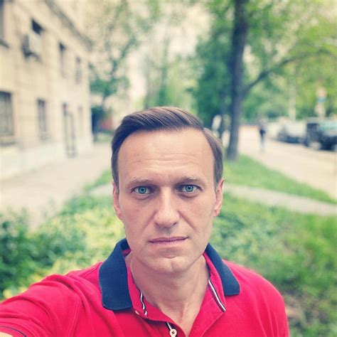 Захарова призвала опубликовать видео отбора биопроб у навального Навальный потребовал вернуть его одежду, изъятую в Омске ...
