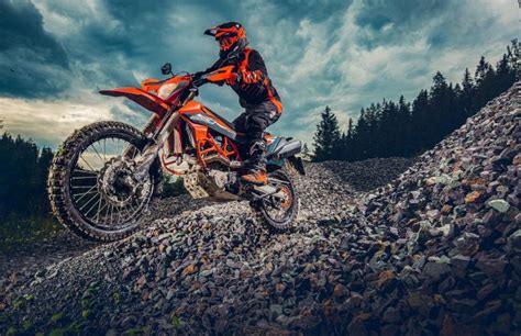 Find complete philippines specs and updated prices for the ktm 690 enduro r 2021. 2021 KTM 690 Enduro R Buyer's Guide: Specs, Price + Photos