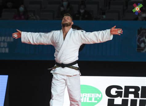 Judoka lukas krpálek won medals for czech republic. Krpalek elige mirar hacia adelante después de la ...