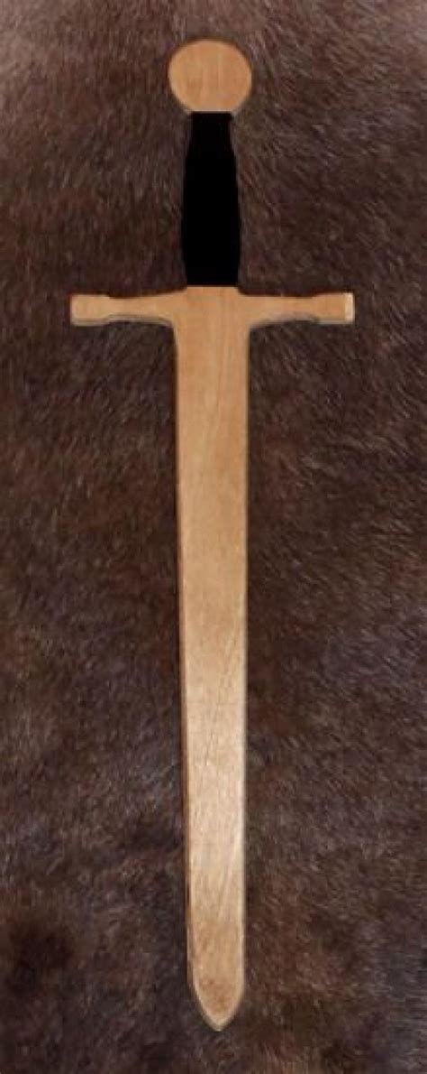 Spielzeug aus holz schwert mit lederscheide | etsy. Child's Arms & Armour - wooden sword to slay the dragon (piñata) #kidswoodcrafts (com imagens ...