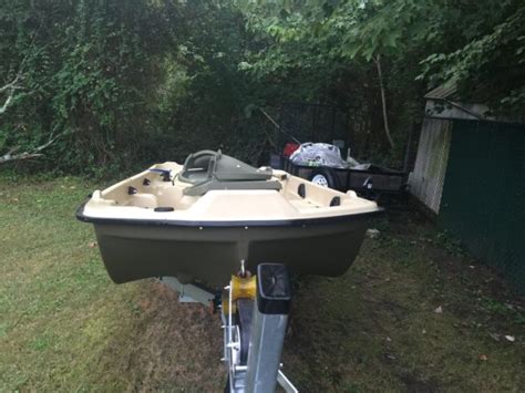 Swivel seats are both adjustable and removable. Sun Dolphin Pro 10.2 Two Seat 10'2" Fishing Boat with ...