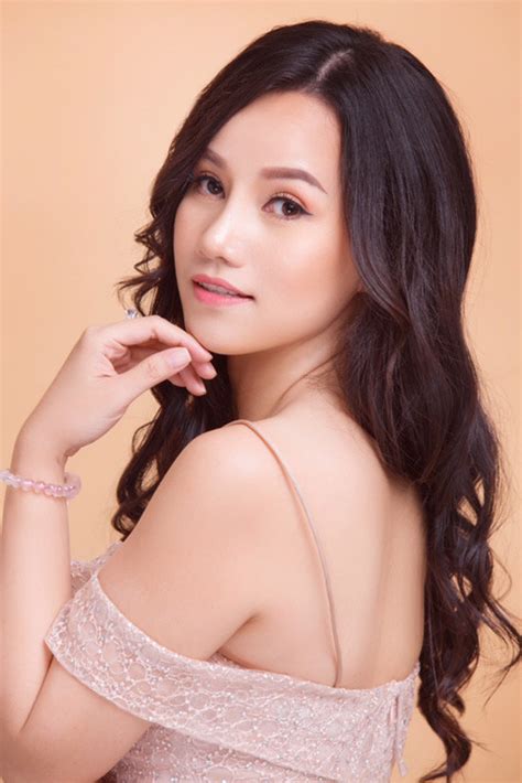 Trước khi đến với phim ảnh, anh từng tốt nghiệp đại học bách khoa tp.hcm. Lý Hoàng Bảo Chi: Từ bà nội trợ đến người phụ nữ thành đạt