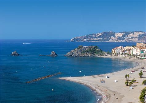 Os diversos estabelecimentos comerciais, discotecas, bares e restaurantes são facilmente alcançáveis em poucos minutos a pé. Las mejores playas de la Costa Tropical en Granada. - Hotel America Granada