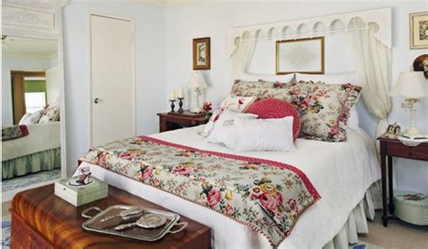 Decorate a bedroom in a small hut is an act of love. 15 Country Cottage Bedroom Decorating Ideas | Home Design ...