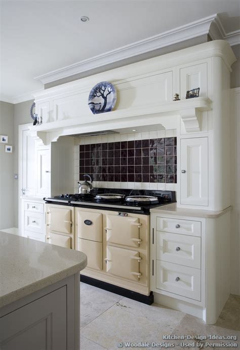 Find ideas here for bringing farmhouse style to your kitchen. Kitchen Range Oven Trends - Hi-Tech Cooking in Style