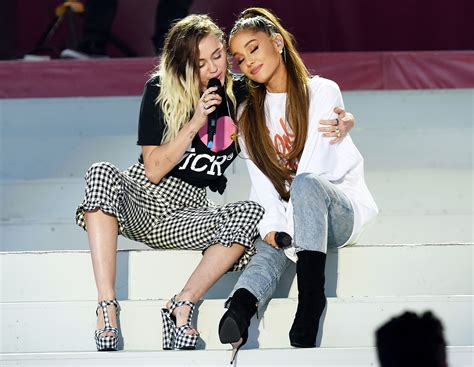 Ariana Grande Miley Cyrus Duet On ‘don’t Dream It’s Over’ In Manchester