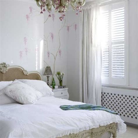 'in the bedroom.' is une chambre is bedroom in french. Lee Caroline - A World of Inspiration: Inspiration No. 8 ...