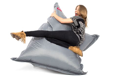 Das sitzkissen passt sich perfekt jeder körperform an und ist das ideale möbelstück zum entspannen. ROOMOX XXL Sækkestol - Den Originale, 160x120cm | Designer ...