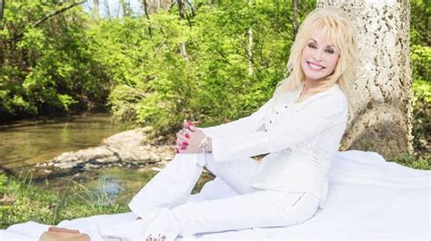 Dolly Parton Reveals She Has Many Butterfly And Flower Tattoos To Cover Scars Al Bawaba