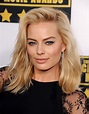 Margot Robbie Height and Weight Stats - PK Baseline- How Celebs Get ...