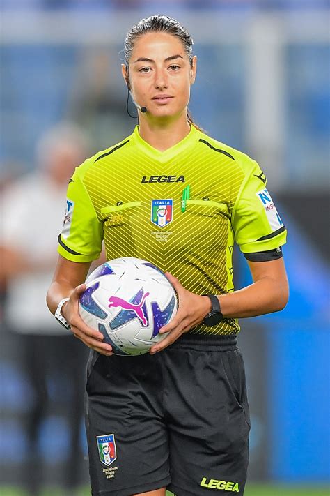 Maria Sole Ferrieri Caputi il primo storico arbitro donna in Serie A è pronta a fischiare
