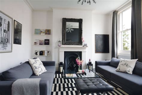 Monochrome interiors create a minimal backdrop to artworks by william klein, ellen von unwerth and bill viola inside this renovated loft in central london. Monochrome Interior Design | Minimalist Decor | Smooth ...
