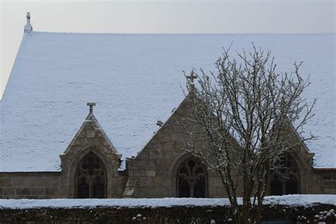 Neige is a cute young man with short black hair. Météo : de la neige est tombée en Bretagne lundi matin ...