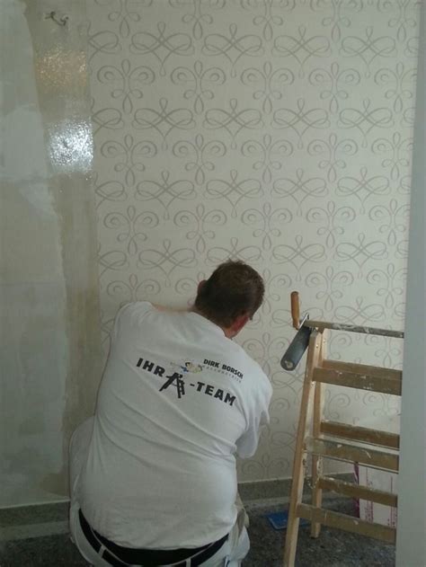 Was kostet das streichen, tapezieren, boden verlegen, fliesen uvm.? Vliestapeten richtig tapezieren in 2020 | Tapezieren ...