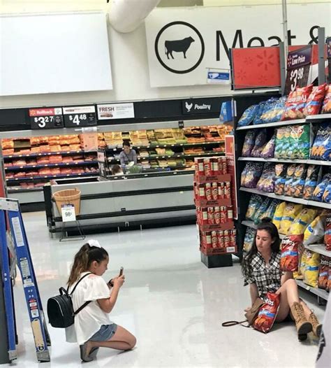 30 Of The Most Chaotic Things Seen On People Of Walmart New Pics