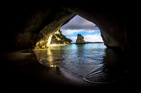 3840x2160 Cave On The Ocean 4k Hd 4k Wallpapersimagesbackgrounds