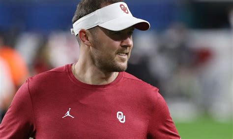 Lincoln Riley Signs Extension With Oklahoma Ruling Out Jump To Nfl