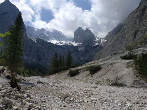 Bitte beachtet, dass auch in der höllentalklamm maskenpflicht herrscht! Höllentalklamm, Höllentalangerhütte und Kreuzeck