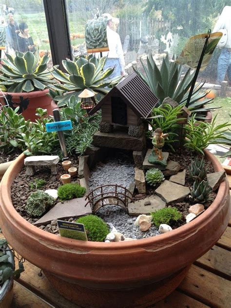 Maybe you would like to learn more about one of these? Magical DIY Succulent Fairy Garden Ideas (14) - Decomagz ...