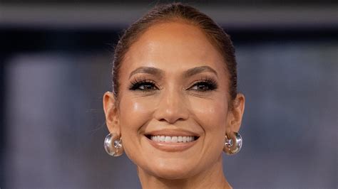 Jennifer Lopez Wore Her Boldest Eye Makeup Yet At The Mother Premiere — See Photos Verve Times