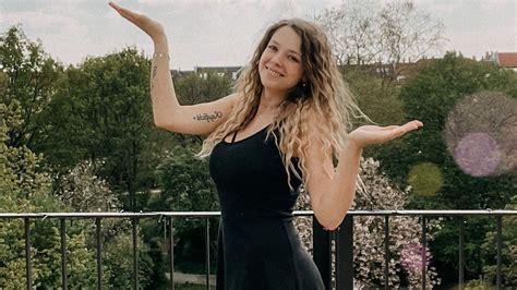 Download your favorite instagram stories and highlights online quickly and easily with one click. Spende an Kinder: So feiert Anne Wünsche 800.000 Follower ...