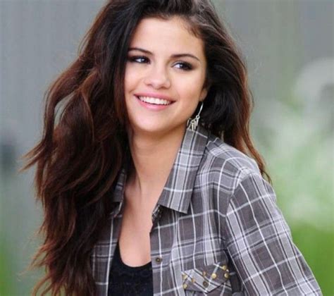 Pin By Hasti On Selena Gomez Long Hair Styles Hair Styles Women