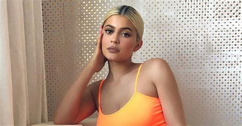Kylie Jenner Wears A Neon Orange Outfit Teen Vogue