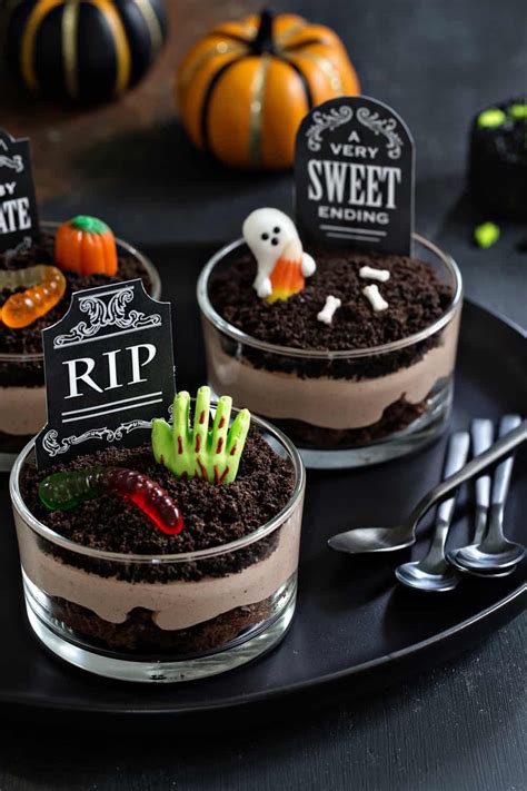 35 Easy Halloween Desserts Thatre Scary Good