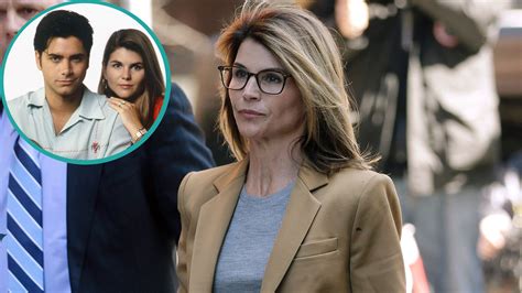 How ‘fuller House Finale Addressed Aunt Becky After Lori Loughlins Guilty Plea Access