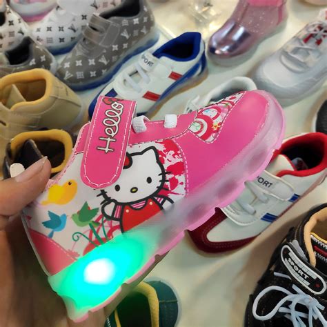 Maybe you would like to learn more about one of these? Paling Bagus 14+ Gambar Iklan Sepatu Lucu - Meme Lucu