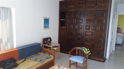 Platzsparendes bett mit schrank | schrankbett elektrisch. "Wohnraum mit Schrankbetten" Hotel Europalace (Playa del ...
