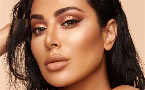 Huda Beauty Debuts Nude Eye Palettes For Every Skin Tone — Nude Obsessions Palette Allure