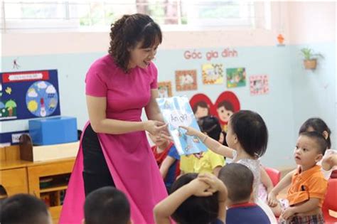 Trong giai đoạn hiện nay, công tác chủ nhiệm lớp ngày càng đòi hỏi sự dày công của người giáo viên bởi yêu cầu ngày càng cao của xã hội đang phát triển, bởi tình hình cuộc sống vẫn đang tồn tại những tác động xấu đến học. Giáo viên mầm non có được mở lớp trông trẻ tại nhà không?