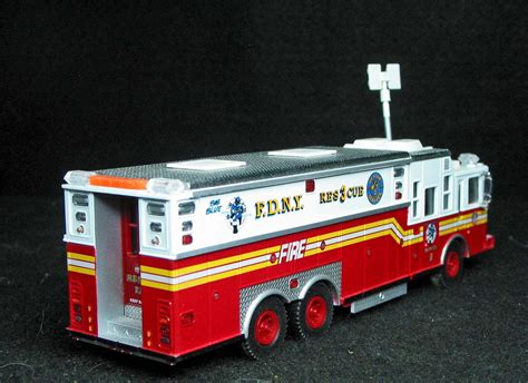Fdny Rescue 3 Code 3 Collectables 164 Scale Fire Trucks Emergency